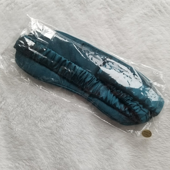🍒 5/$20 new Sephora Satin Blue Pink Eyelash Sleep Mask - Picture 3 of 4